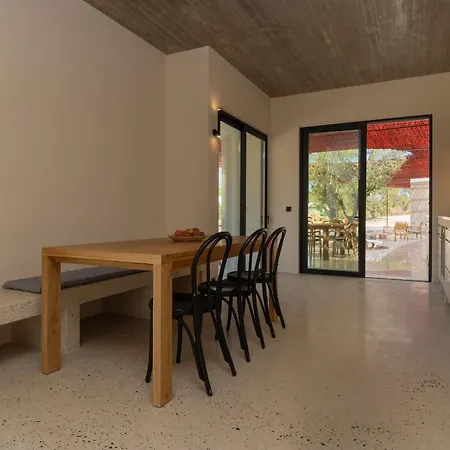 Villa Fengari *